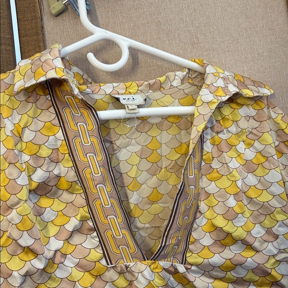 ECI Yellow and Cream Scallop Pattern silk blend Blouse large - Picture 3 of 6